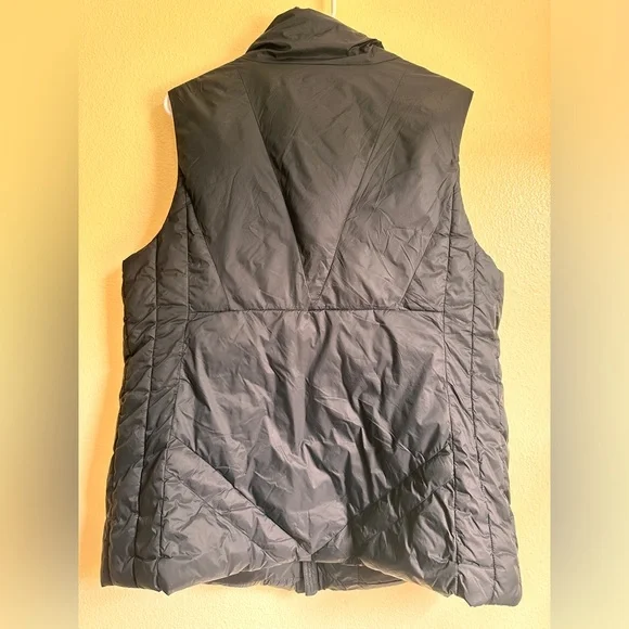 Vest - Picture 2 of 3